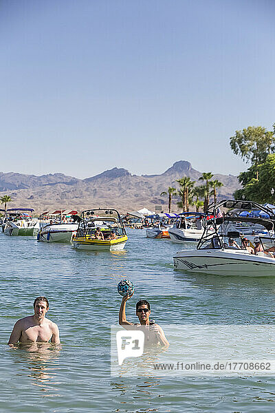 An afternoon boating on the crowded Lake Havasu in Arizona; Lake Havasu City  Arizona  United States