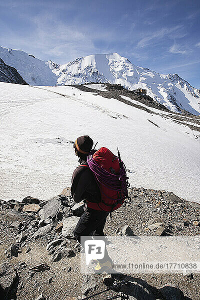 Besteigung des Mont Blanc  einer der beliebtesten Berge der Alpen und der höchste Berg Westeuropas  in der Nähe der Tete Rousse Hütte; Frankreich