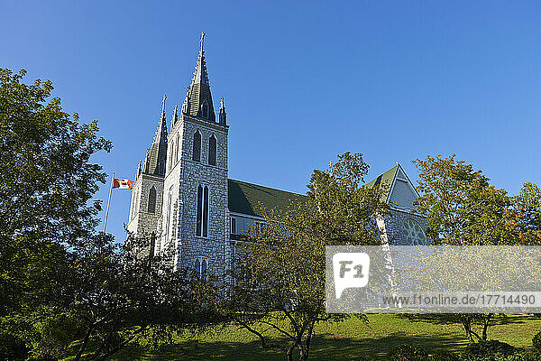 Südseitenansicht der römisch-katholischen Kirche Martyrs' Shrine; Midland  Ontario  Kanada