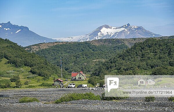 Hütte und Zeltplatz Langidalur  Berglandschaft  Isländisches Hochland  Þórsmörk Nature Reserve  Suðurland  Island  Europa