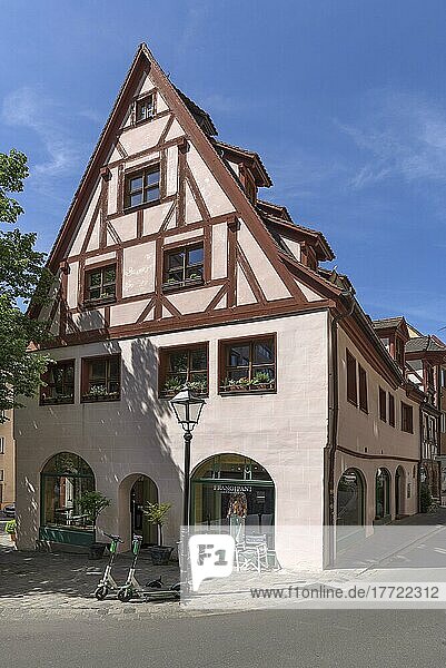 Ehemaliges Badehaus  historische Fachwerkhaus  Totalsanierung durch die Altstadtfreunde Nürnberg  Irrerstrasße 1  Nürnberg  Mittelfranken  Bayern  Deutschland  Europa