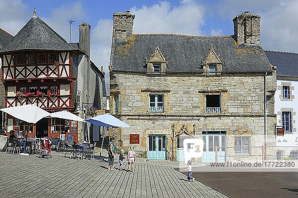 Place du Vieux Marche  half-timbered house Maison Cardinal and Maison Gerard  old town of Saint-Renan  Finistere department  Brittany region  France  Europe