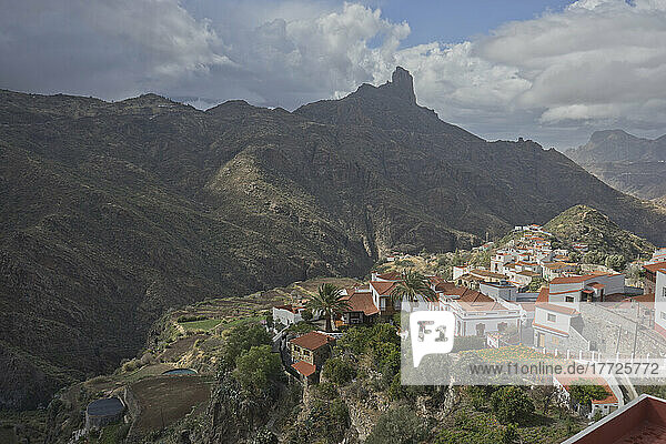 Views of mountains and El Nublo peak in the central highlands in Tejeda in Gran Canaria  Canary Islands  Spain  Atlantic  Europe