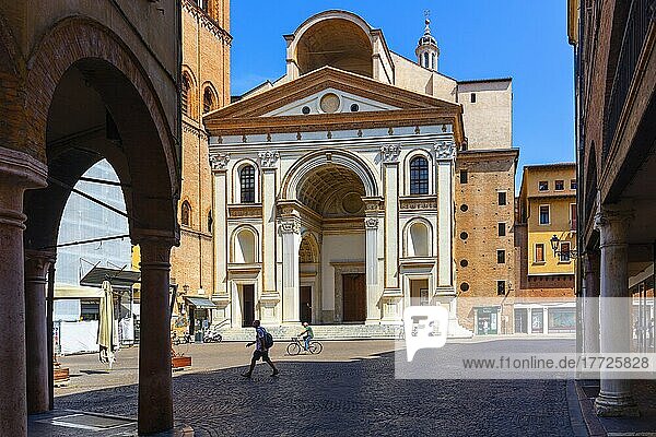 Piazza Mantegna and Basilica of Sant'Andrea  Mantova (Mantua)  Lombardia (Lombardy)  Italy  Europe