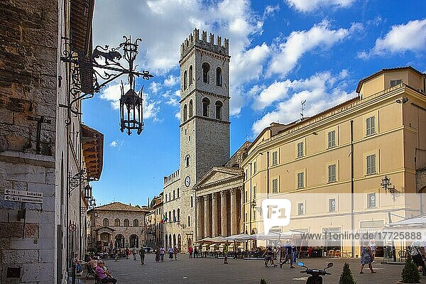 Town Hall Square  Assisi  Perugia  Umbria  Italy  Europe