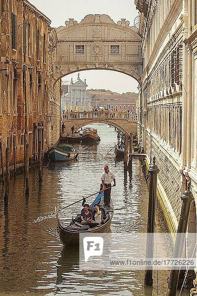 Sospiri bridge (Ponte dei Sospiri) (Bridge of Sighs)  Venezia (Venice)  UNESCO World Heritage Site  Veneto  Italy  Europe