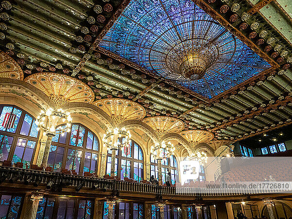 Stained glass roof in the main concert hall of the Palau de la Musica Catalana  Barcelona  Catalonia  Spain  Europe