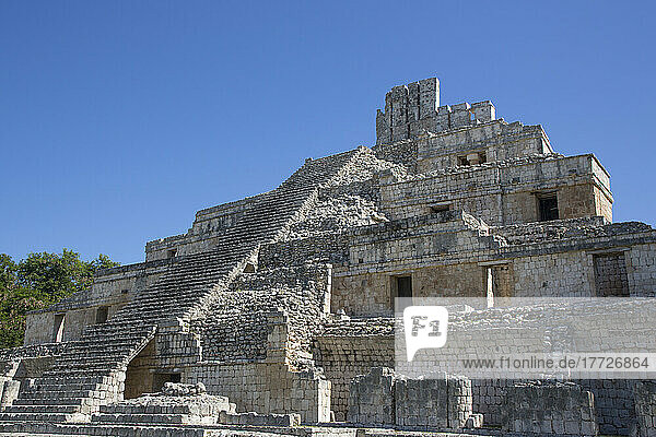 Temple of the Five Stories  Edzna Archaeological Zone  Campeche State  Mexico  North America