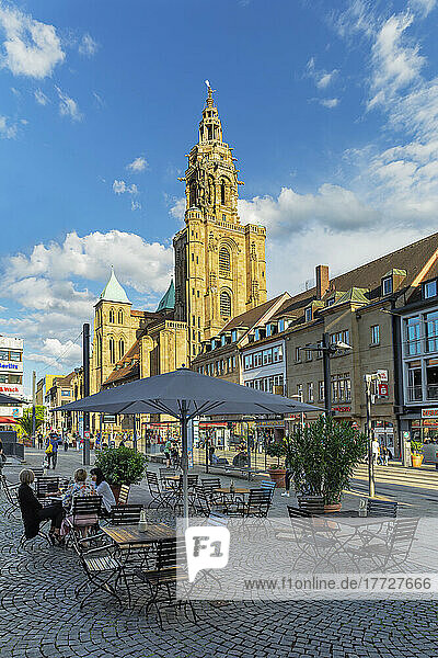 Cafe on the market square with Kilianskirche Church  Heilbronn  Baden-Wurttemberg  Germany  Europe