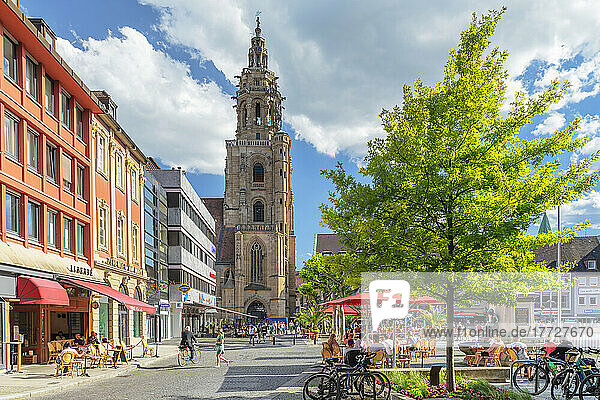 Cafes on the market square with Kilianskirche Church  Heilbronn  Baden-Wurttemberg  Germany  Europe