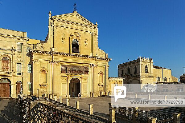 Basilica Santissimo Salvatore and Belvedere Tower  Noto  UNESCO World Heritage Site  Siracusa  Sicily  Italy  Europe