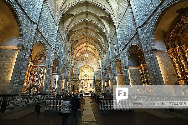 St Francis Church  Central nave  Evora; Alentejo  Portugal  Europe