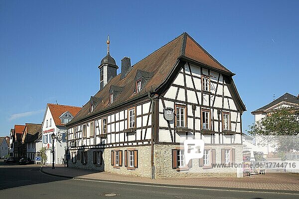 Fachwerkhaus Altes Rathaus am Kirchplatz in Kelkheim  Taunus  Hessen  Deutschland  Europa