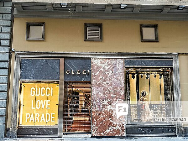 Schaufenster von einem Modegeschäft  Florenz  Toskana  Italien  Europa
