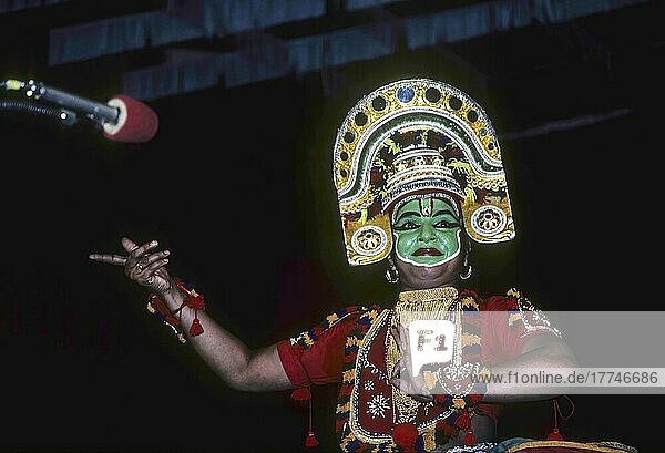 Seethankan oder Sheethankan thullal  das Kathakali des armen Mannes  Kerala  Indien  Asien