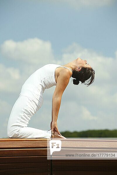 Yoga  Kamel-Pose  Yoga-Übung
