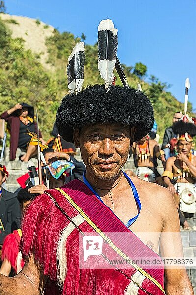 Stammesangehörige beim Hornbill Festival  Kohima  Nagaland  Indien  Asien