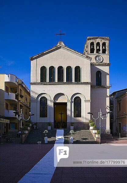 Kirche Chiesa de San Giuseppe Operaio  geschmückt für eine Hochzeit  Gaggi  Sizilien  Italien  Europa