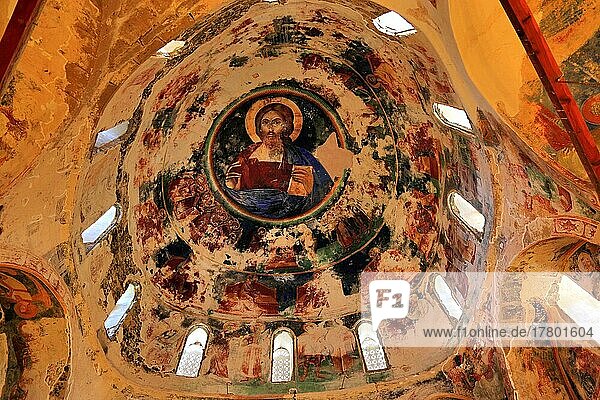 Ehemalige Klosterkirche von Antifonitis  Innen  Wandmalerei  der Prantokrator in der Kuppel  Nordzypern