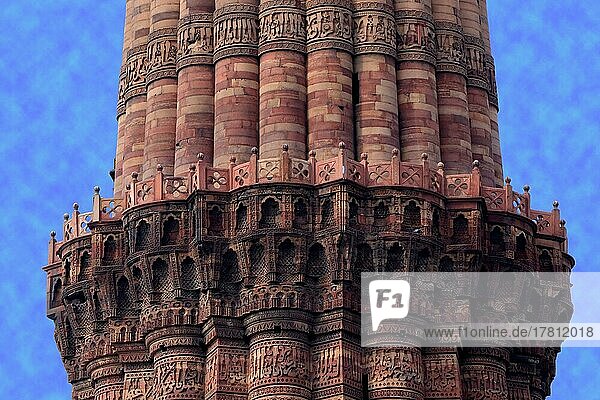 Der Balkon des Siegesturms  Indo-Islamische Architektur  UNESCO-Erbe  Qutab Minar  Neu-Delhi  Indien  Asien