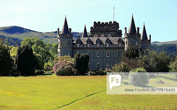 Castle of Inveraray  locality in the Scottish Unitary Authority of Argyll and Bute  situated on the shore of the sea loch Loch Fyne at the entrance to the bay of Holy Loch  Scotland  United Kingdom  Europe