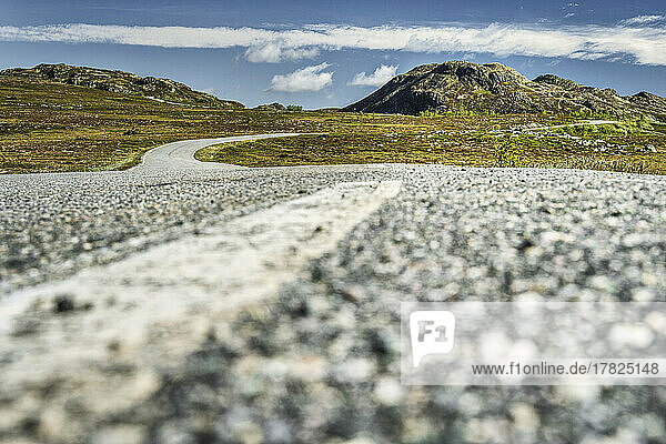 Norway  Vestfold og Telemark  Asphalt road near Gaustatoppen mountain