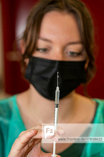 Covid 19 vaccine for seniors at a vaccination center in France.
