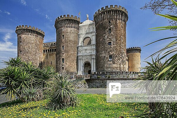 Castel Nuovo am Hafen  Neapel  Golf von Neapel  Kampanien  Süditalien  Italien  Europa