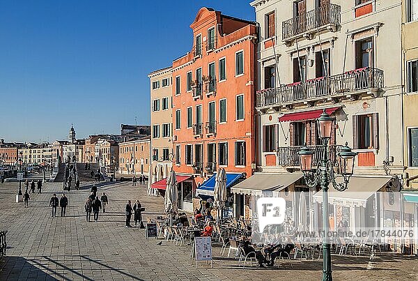 Street café on the waterfront Riva degli Schiavoni  Venice  Veneto  Adriatic Sea  Northern Italy  Italy  Europe