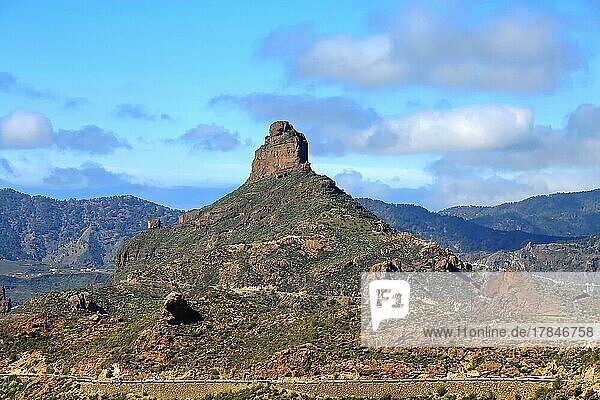 Roque Bentayga ist ein auffällige Felsformation auf der Insel Gran Canaria. Tejeda  Las Palmas  Gran Canaria  Kanarische Inseln  Spanien  Europa
