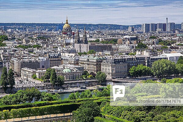 Stadtüberblick mit Seine und Invalidendom  Paris  Ile de France  Westeuropa  Frankreich  Europa