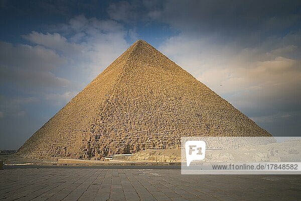 Pyramid of Cheops  Giza  Cairo  Egypt  Africa