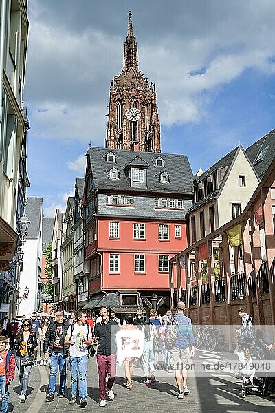 Passanten  Neues Rotes Haus  Markt  Altstadt  Frankfurt am Main  Hessen  Deutschland  Europa