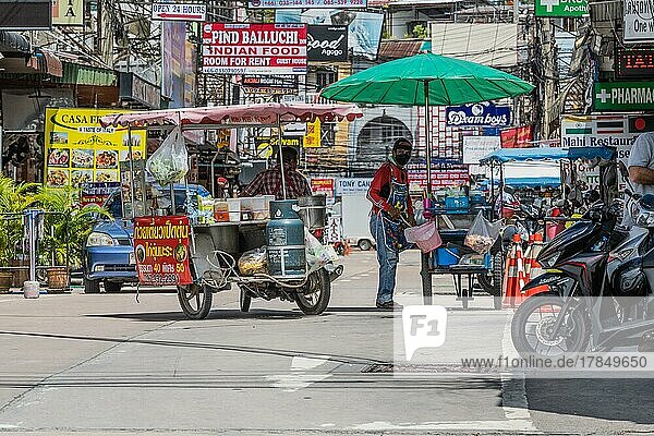 Straßenverkauf in Central Pattaya Beach  Pattaya City  Thailand  Asien