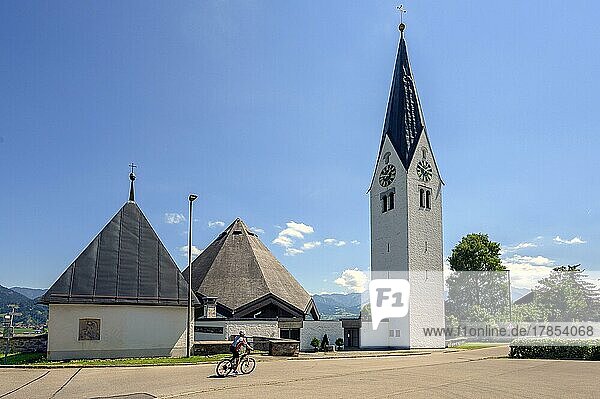 Kirche  St. Georg und Mauritius in Seifriedsberg  Allgäu  Bayern  Deutschland  Europa