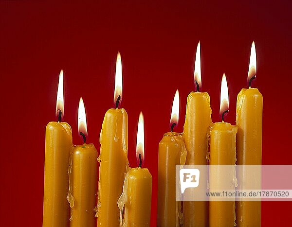 8 acht brennende Kerzen  Weihnachtszeit  Advent  8 eight burning candles  yule tide