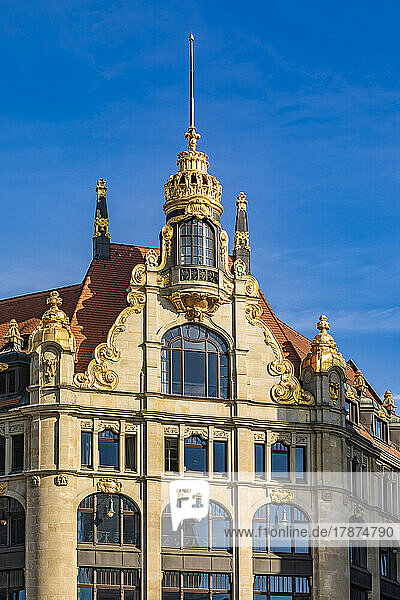 Deutschland  Sachsen  Leipzig  Fassade des Commerzbank-Bürogebäudes