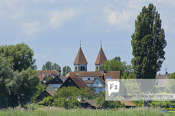 Germany  Baden-Wurttemberg  Reichenau  Houses in front of Basilica of Saints Peter and Paul