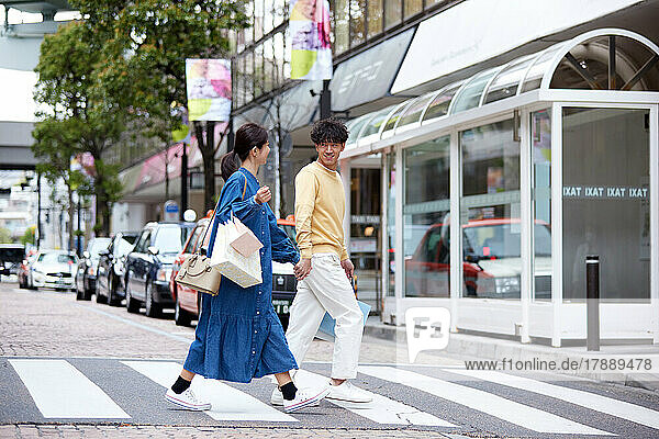 Japanisches Paar in Tokio