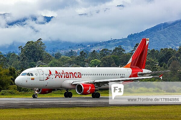 Ein Airbus A320 Flugzeug der Avianca mit dem Kennzeichen N961AV auf dem Flughafen Medellin Rionegro  Kolumbien  Südamerika