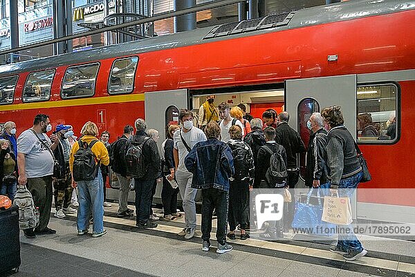 Passengers  platform  regional express  main station  Berlin  Germany  Europe