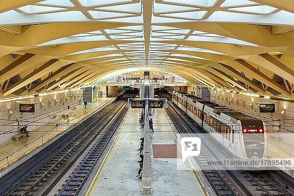 U-Bahn Metro Valencia U-Bahnhof Haltestelle Station Alameda in Valencia  Spanien  Europa