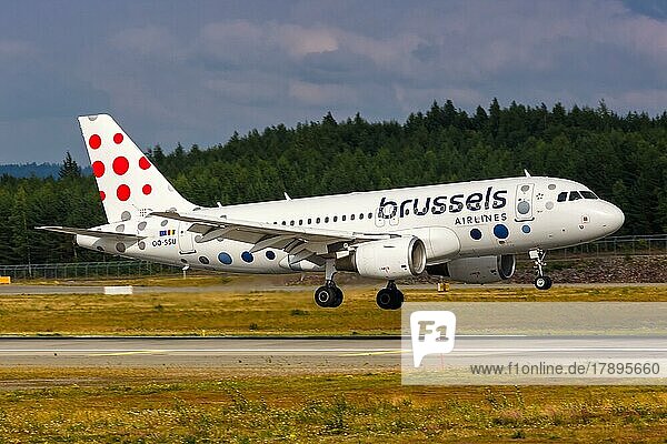 Ein Airbus A319 Flugzeug der Brussels Airlines mit dem Kennzeichen OO-SSU auf dem Flughafen Oslo Gardermoen  Norwegen  Europa