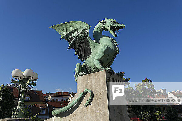 Slovenia  Ljubljana  Dragon statue on Dragon Bridge
