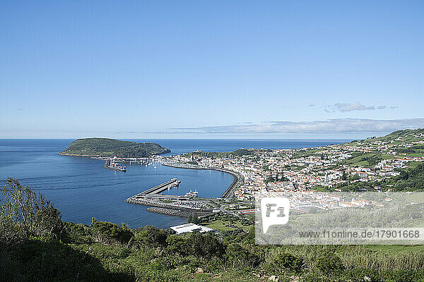 Portugal  Azoren  Horta  Blick auf die Küstenstadt auf der Insel Faial