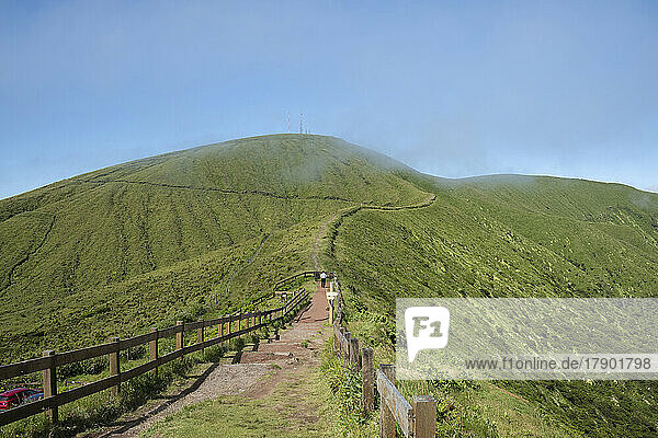Portugal  Azoren  Bergwanderweg auf der Insel Faial