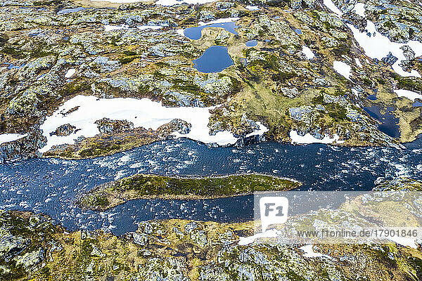 Norway  Vestland  Drone view of river Vakavadjuvet flowing through Hardangervidda plateau