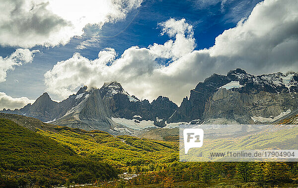 Mountains around Valle Frances (Valle del Frances)  Torres del Paine National Park  Patagonia  Chile  South America