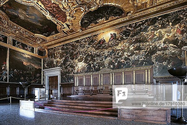 Paradiso von Jacopo Tintoretto  Gemälde im Sala Del Maggior Consiglio  Innenaufnahme  Dogenpalast  Palazzo Ducale  Venedig  Venetien  Italien  Europa
