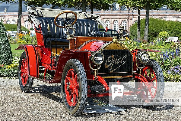 Oldtimer Opel 4 Doktorwagen Tourer  Deutschland 1908  4-Zylinder  1. 029 ccm  8 PS  4-Gang  525 kg  50 km h  Classic Gala  International Concours d?Elegance  Schwetzingen  Deutschland  Europa